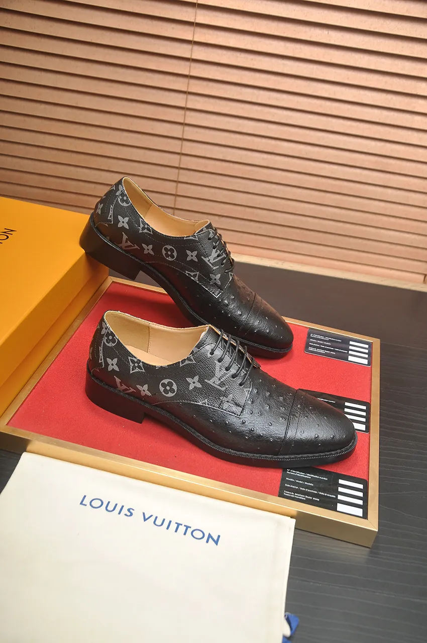 Men's men's shoes 💰500💶 [LV] (original single cowhide lining) 🍀LV's latest genuine leather business suit shoes are launched simultaneously on the official website. The first-layer cowhide imported from Italy is made of heavy gold, 💥official website 1:1 rubber outsole. Versatile to wear, high-end without losing class, and the color combination is extraordinary. This four-season style is alluring when worn on your feet, showing off your big-name flair. Standard code 38-45 (45 customized)